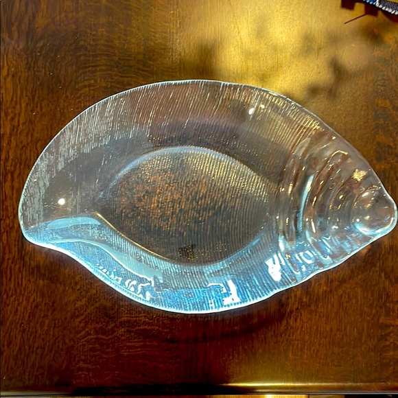 Large Seashell Serving Platter. - Picture 1 of 4